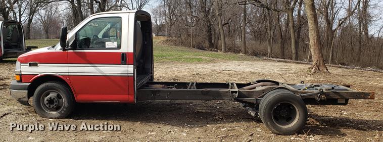 image for item DD3997 2010 Chevrolet Express G4500 cab and chassis