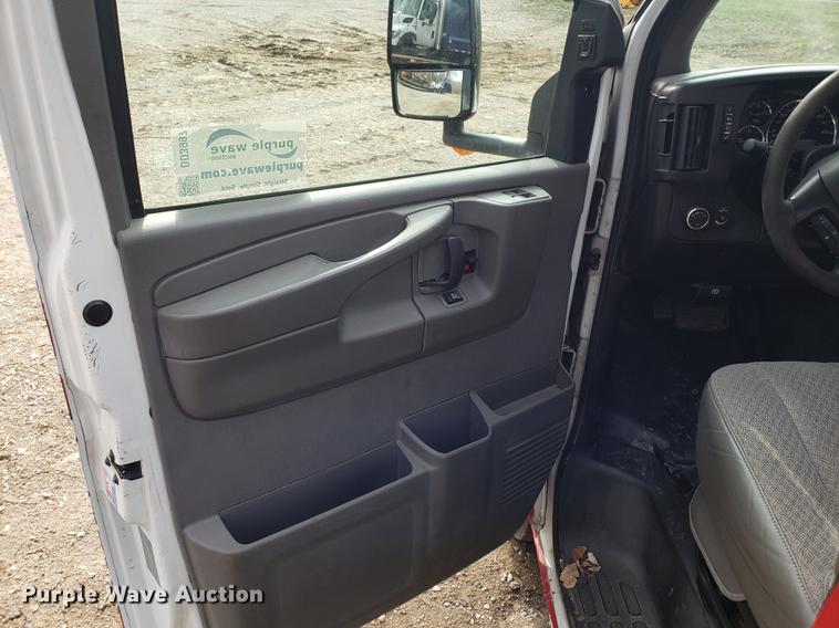 image for item DD3997 2010 Chevrolet Express G4500 cab and chassis