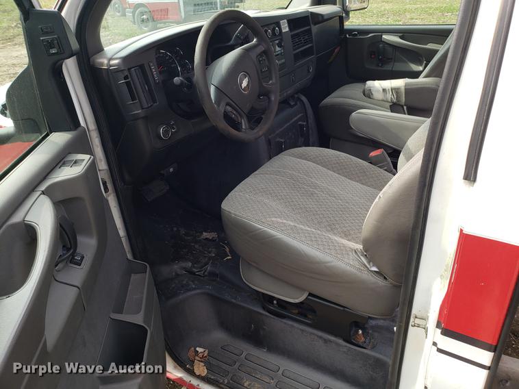 image for item DD3997 2010 Chevrolet Express G4500 cab and chassis