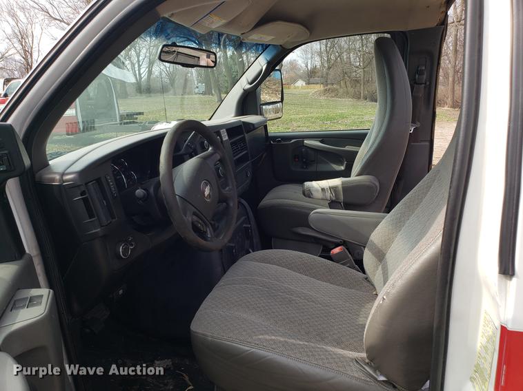 image for item DD3997 2010 Chevrolet Express G4500 cab and chassis