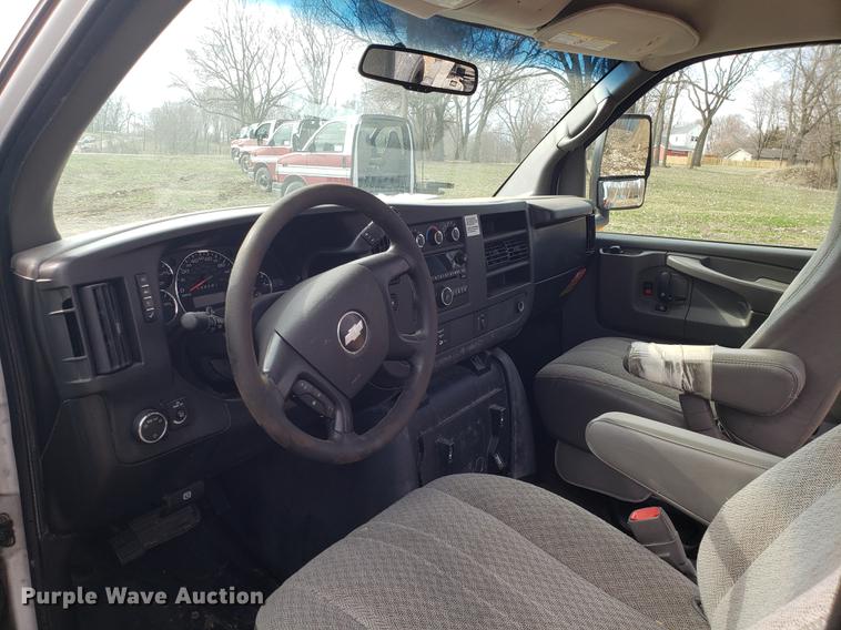 image for item DD3997 2010 Chevrolet Express G4500 cab and chassis