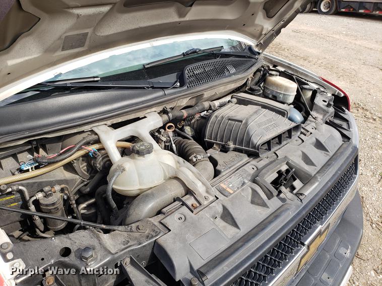 image for item DD3997 2010 Chevrolet Express G4500 cab and chassis