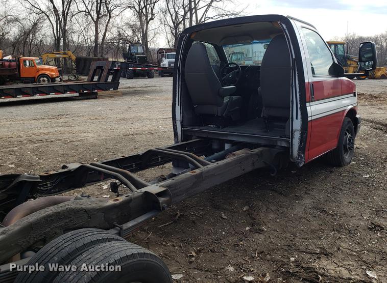 image for item DD3997 2010 Chevrolet Express G4500 cab and chassis