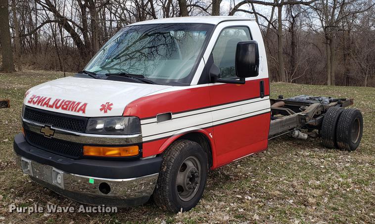 image for item DD4002 2010 Chevrolet Express G4500 cab and chassis