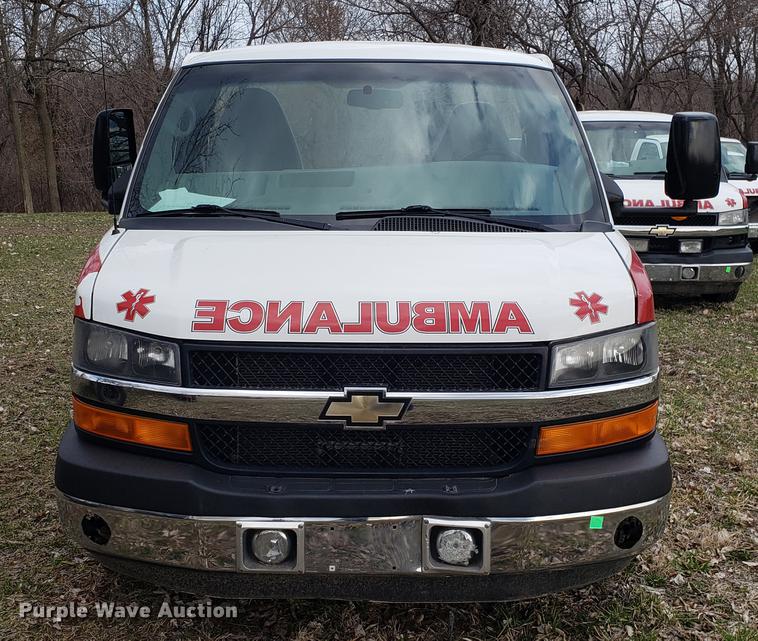 image for item DD4002 2010 Chevrolet Express G4500 cab and chassis