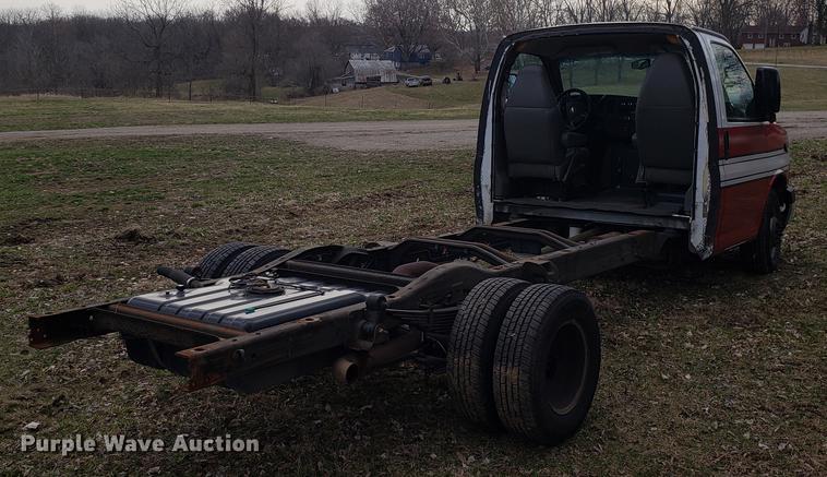 image for item DD4002 2010 Chevrolet Express G4500 cab and chassis