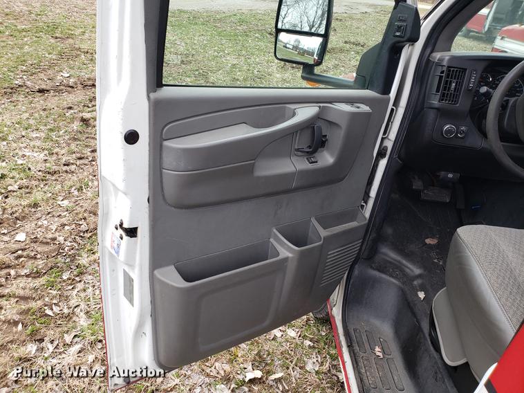 image for item DD4002 2010 Chevrolet Express G4500 cab and chassis