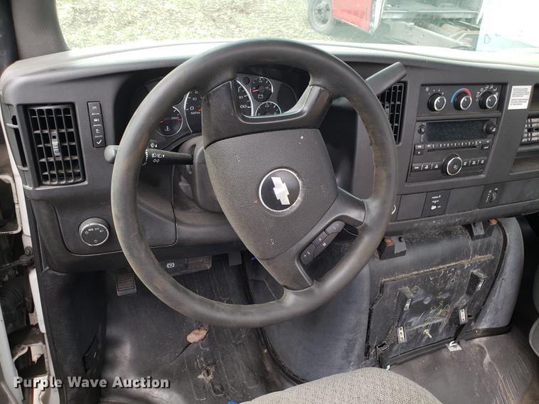 image for item DD4002 2010 Chevrolet Express G4500 cab and chassis