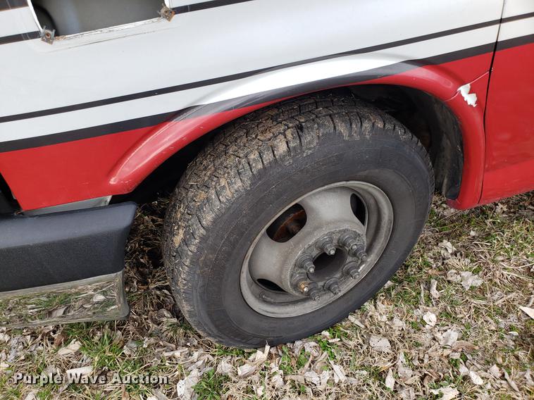 image for item DD4002 2010 Chevrolet Express G4500 cab and chassis