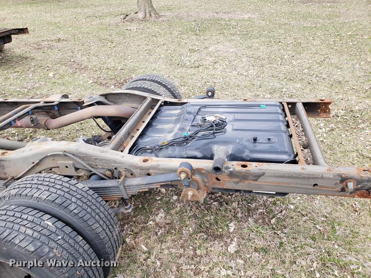 image for item DD4002 2010 Chevrolet Express G4500 cab and chassis