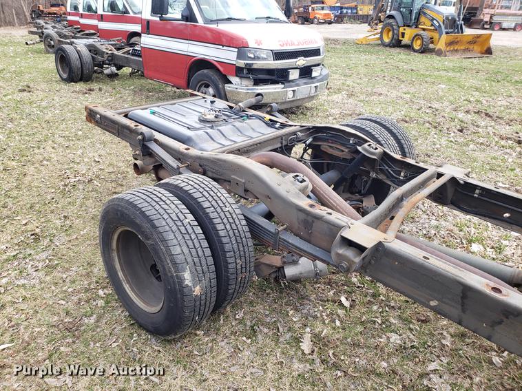 image for item DD4002 2010 Chevrolet Express G4500 cab and chassis