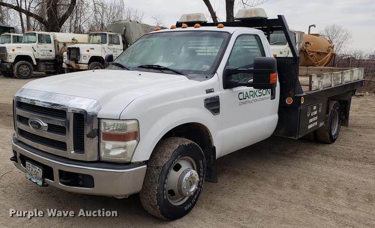 image for item DD4022 2008 Ford F350 Super Duty flatbed pickup truck