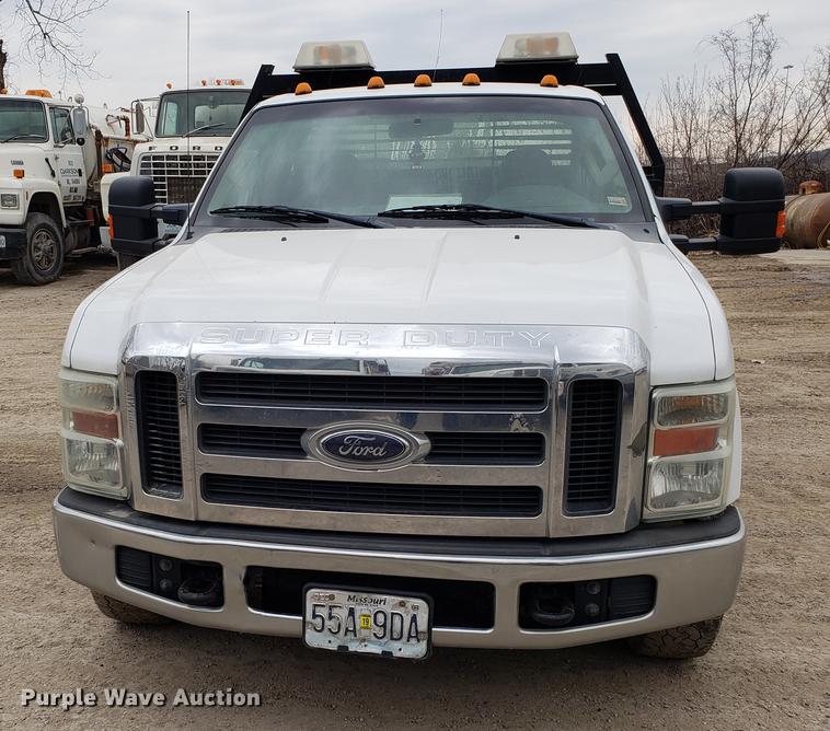 image for item DD4022 2008 Ford F350 Super Duty flatbed pickup truck