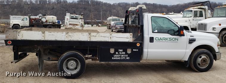 image for item DD4022 2008 Ford F350 Super Duty flatbed pickup truck