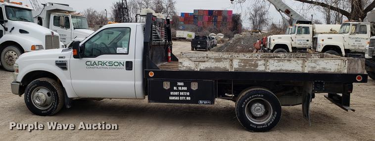 image for item DD4022 2008 Ford F350 Super Duty flatbed pickup truck