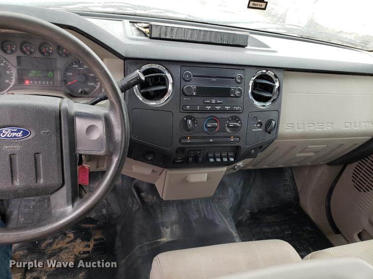 image for item DD4022 2008 Ford F350 Super Duty flatbed pickup truck