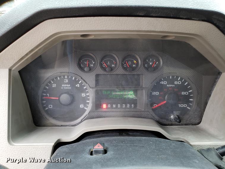 image for item DD4022 2008 Ford F350 Super Duty flatbed pickup truck