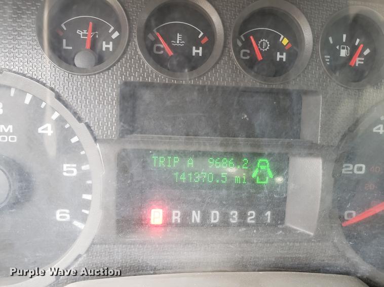 image for item DD4022 2008 Ford F350 Super Duty flatbed pickup truck