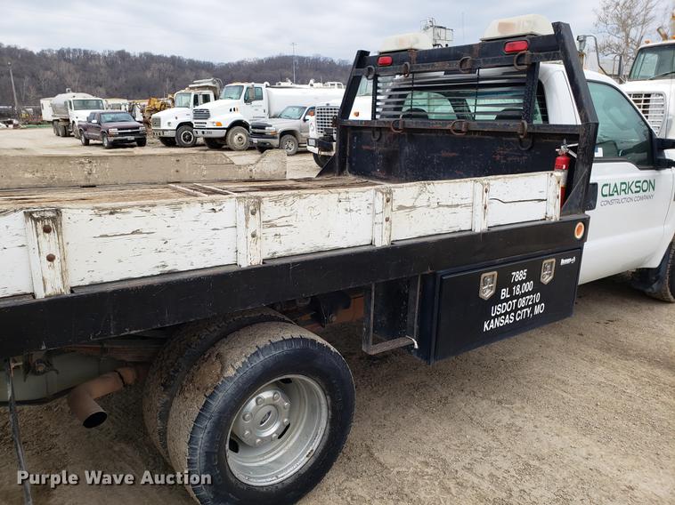 image for item DD4022 2008 Ford F350 Super Duty flatbed pickup truck