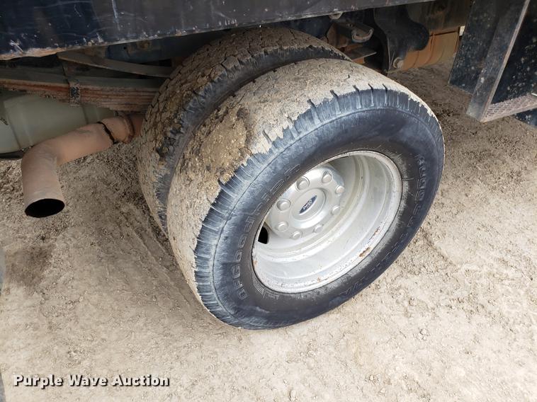 image for item DD4022 2008 Ford F350 Super Duty flatbed pickup truck
