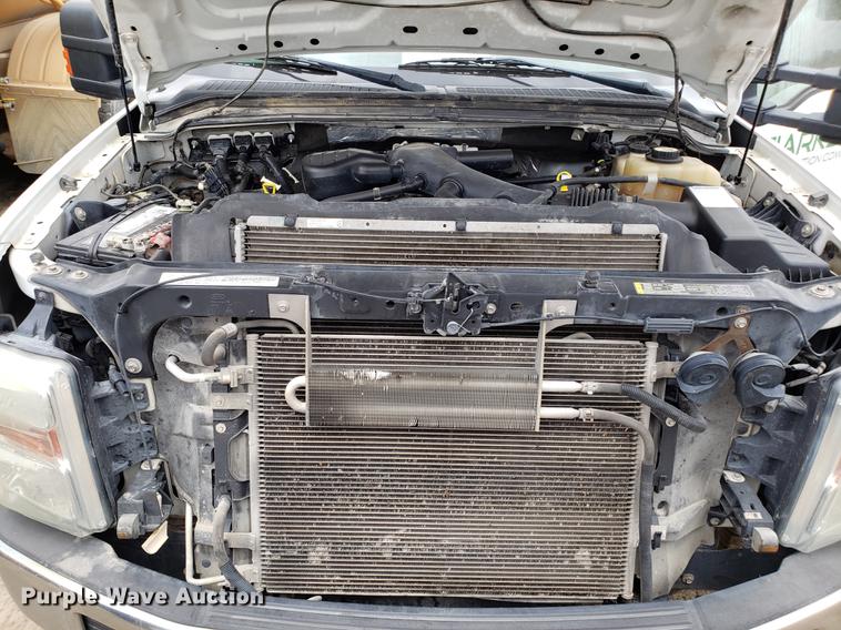 image for item DD4022 2008 Ford F350 Super Duty flatbed pickup truck