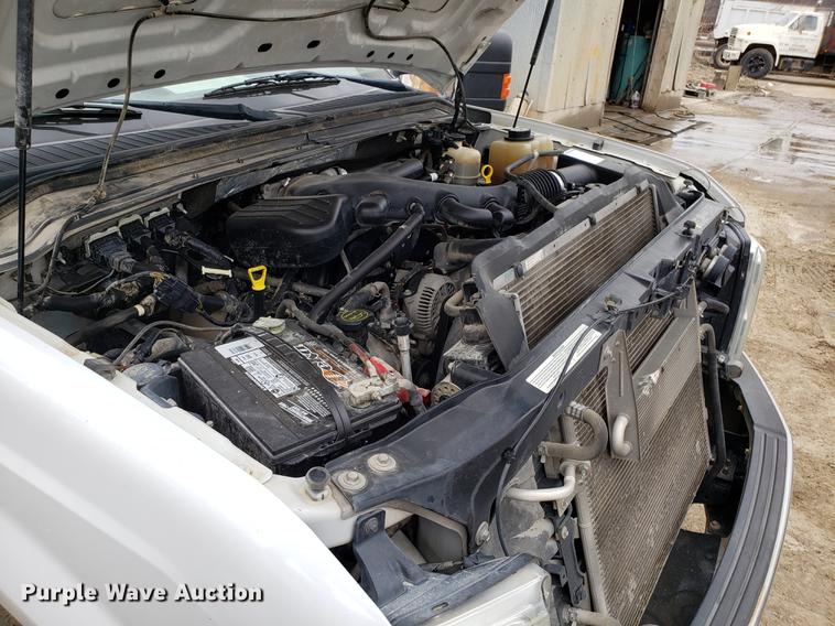 image for item DD4022 2008 Ford F350 Super Duty flatbed pickup truck