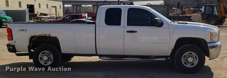 image for item DD4035 2009 Chevrolet Silverado 2500HD Ext. Cab pickup truck