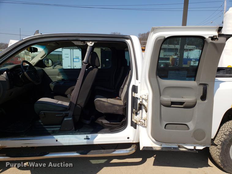 image for item DD4035 2009 Chevrolet Silverado 2500HD Ext. Cab pickup truck