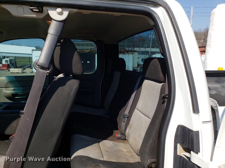 image for item DD4035 2009 Chevrolet Silverado 2500HD Ext. Cab pickup truck