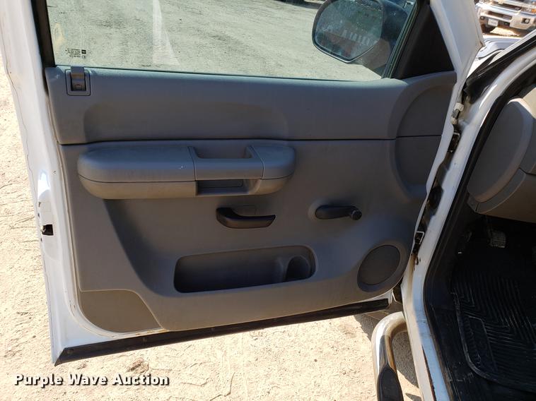 image for item DD4035 2009 Chevrolet Silverado 2500HD Ext. Cab pickup truck