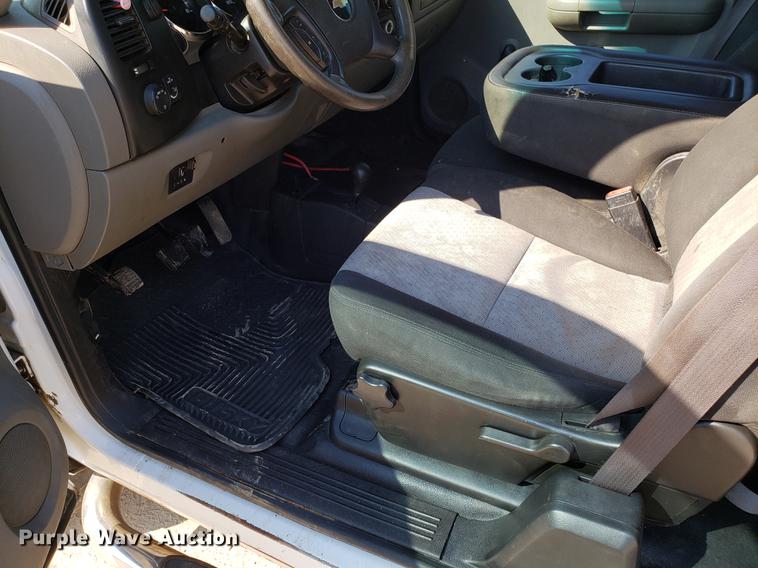 image for item DD4035 2009 Chevrolet Silverado 2500HD Ext. Cab pickup truck