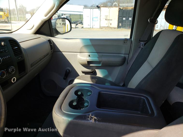 image for item DD4035 2009 Chevrolet Silverado 2500HD Ext. Cab pickup truck