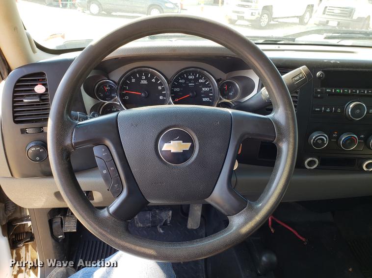 image for item DD4035 2009 Chevrolet Silverado 2500HD Ext. Cab pickup truck