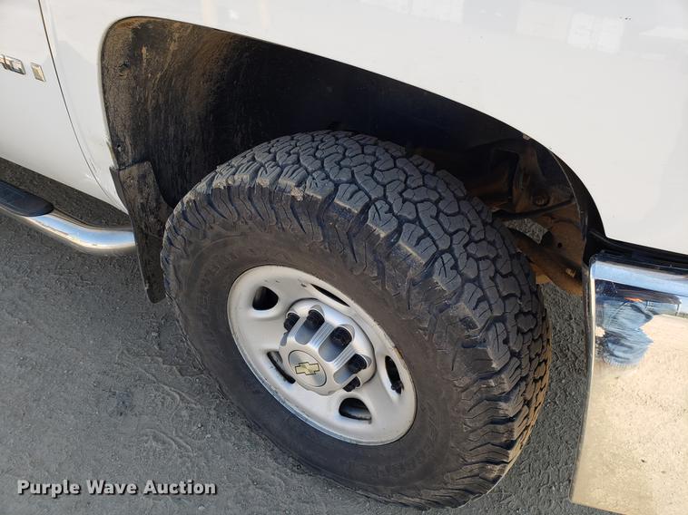 image for item DD4035 2009 Chevrolet Silverado 2500HD Ext. Cab pickup truck