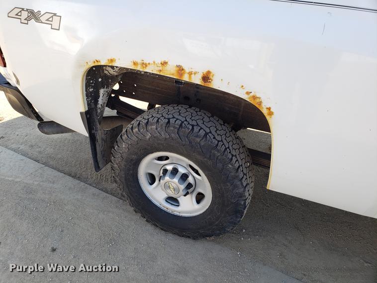 image for item DD4035 2009 Chevrolet Silverado 2500HD Ext. Cab pickup truck