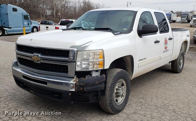 image for item DD4068 2010 Chevrolet Silverado 2500HD Crew Cab pickup truck