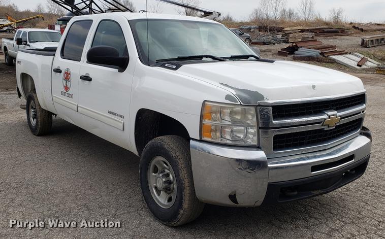 image for item DD4068 2010 Chevrolet Silverado 2500HD Crew Cab pickup truck