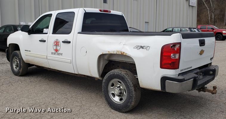 image for item DD4068 2010 Chevrolet Silverado 2500HD Crew Cab pickup truck