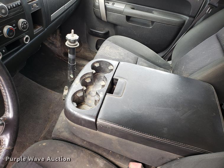 image for item DD4068 2010 Chevrolet Silverado 2500HD Crew Cab pickup truck