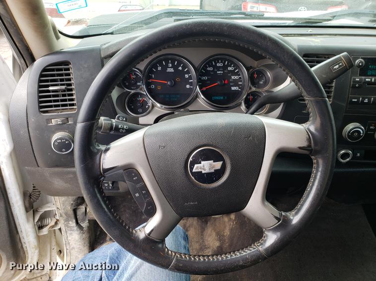 image for item DD4068 2010 Chevrolet Silverado 2500HD Crew Cab pickup truck