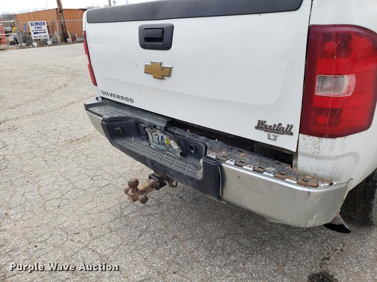 image for item DD4068 2010 Chevrolet Silverado 2500HD Crew Cab pickup truck