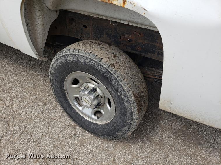 image for item DD4068 2010 Chevrolet Silverado 2500HD Crew Cab pickup truck