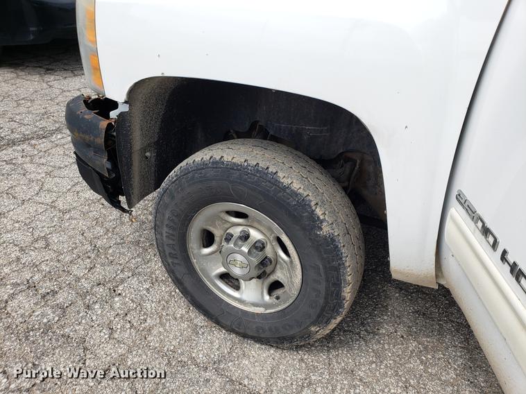image for item DD4068 2010 Chevrolet Silverado 2500HD Crew Cab pickup truck