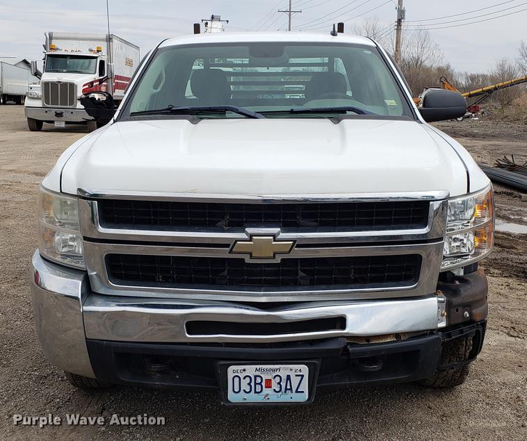image for item DD4069 2008 Chevrolet Silverado 2500HD Ext. Cab flatbed pickup truck