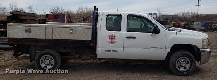 image for item DD4069 2008 Chevrolet Silverado 2500HD Ext. Cab flatbed pickup truck