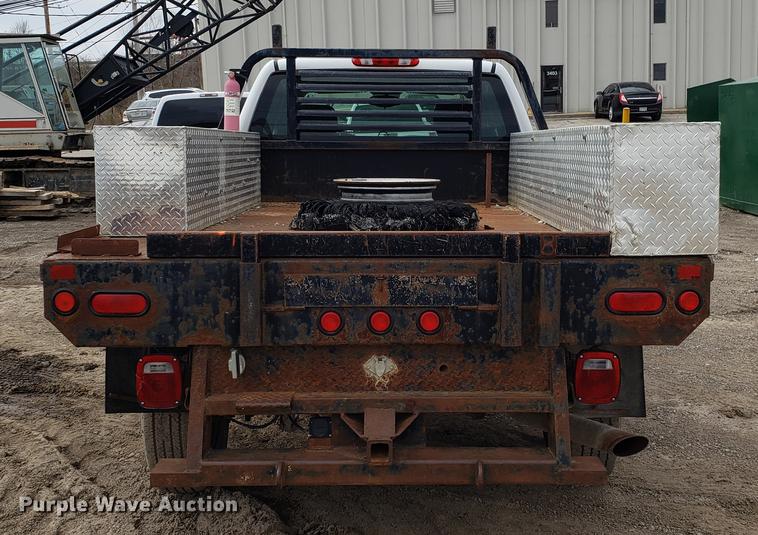 image for item DD4069 2008 Chevrolet Silverado 2500HD Ext. Cab flatbed pickup truck
