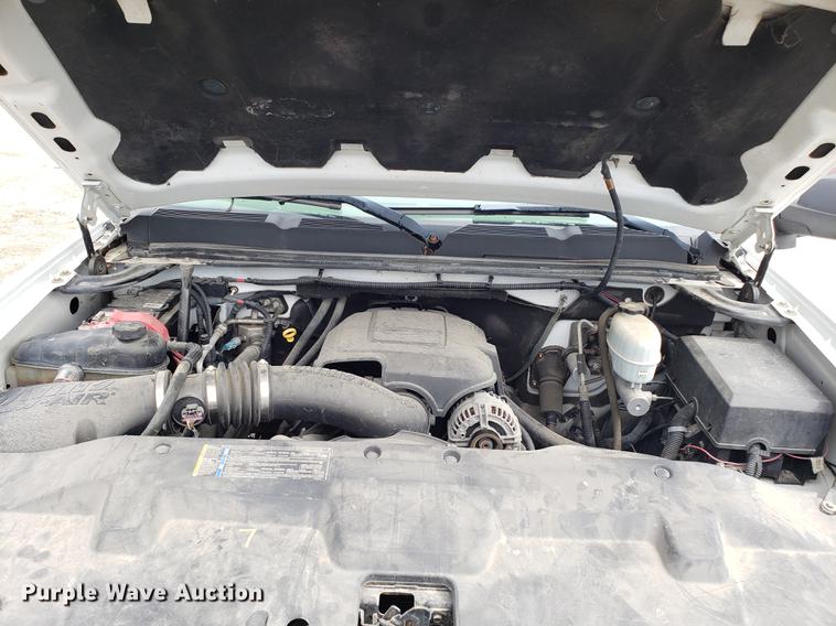 image for item DD4069 2008 Chevrolet Silverado 2500HD Ext. Cab flatbed pickup truck