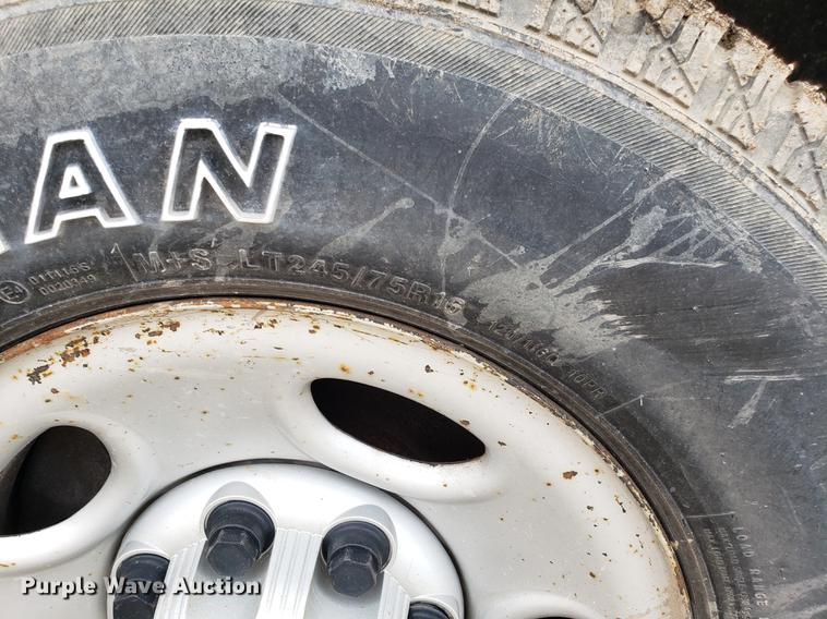 image for item DD4069 2008 Chevrolet Silverado 2500HD Ext. Cab flatbed pickup truck