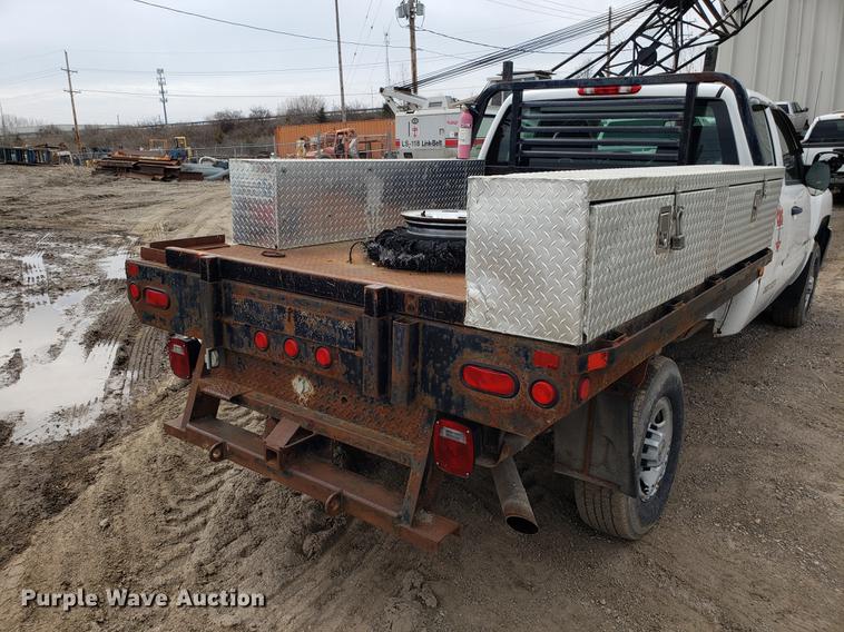 image for item DD4069 2008 Chevrolet Silverado 2500HD Ext. Cab flatbed pickup truck