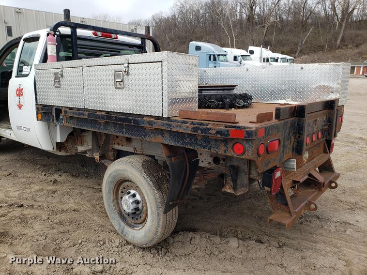 image for item DD4069 2008 Chevrolet Silverado 2500HD Ext. Cab flatbed pickup truck